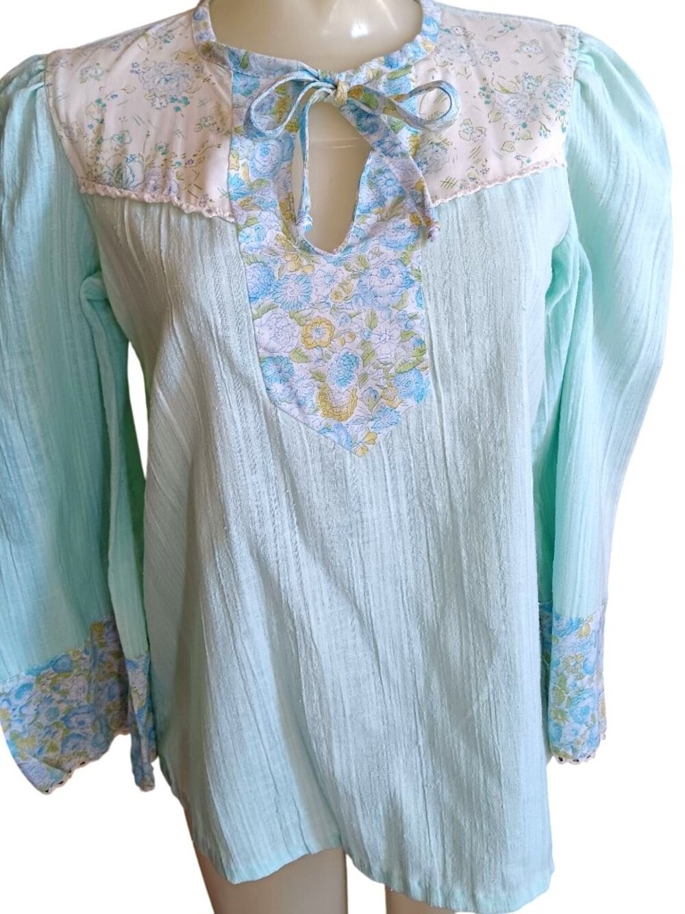 True Vintage Top Blouse Small 70's Boho Pastel Floral Lace Tie Neck